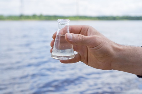 water sampling shutterstock_449657467.jpg